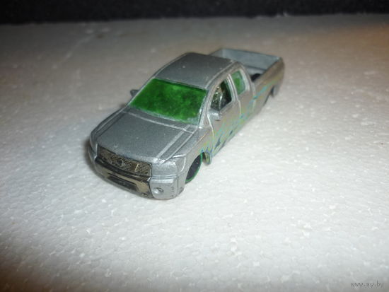 Модель авто NISSAN Titan. Mattel-HotWheels. масштаб 1:64.