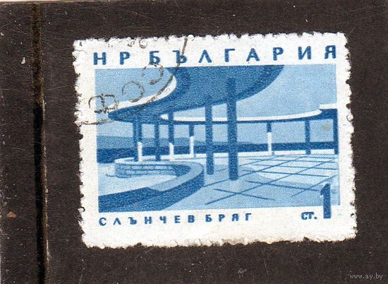 Болгария.Ми-1368. Променад набережной. Солнечный берег. Серия: Пейзажи.1963.