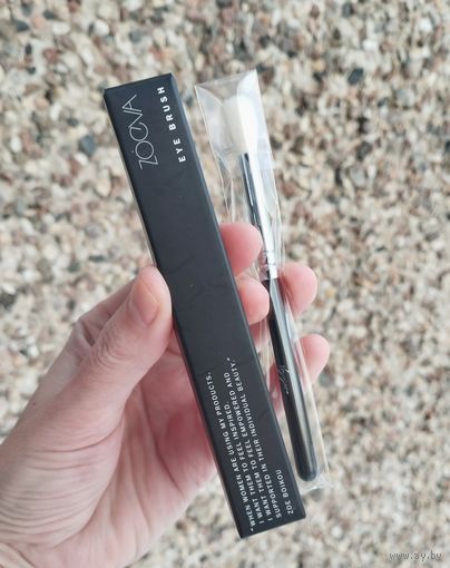 Кисть Zoeva 228 Luxe Crease (трэвэл версия, укорочена ручка)