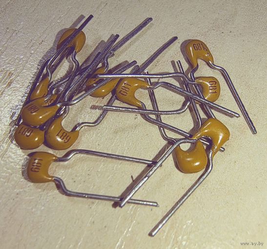 680 пф ((Цена за 48 штук)) 681. 50 Вольт 20%. Конденсатор керамический многослойный выводной. 680пф