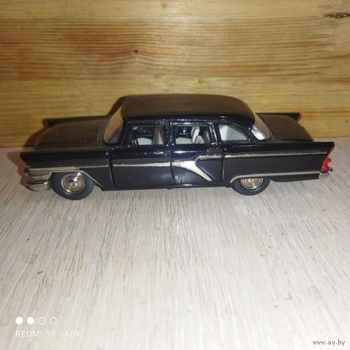 Коллекционная модель."Чайка "Газ 13".СССР.Саратов.1/43.