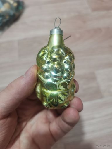 Советская елочная игрушка виноградинка