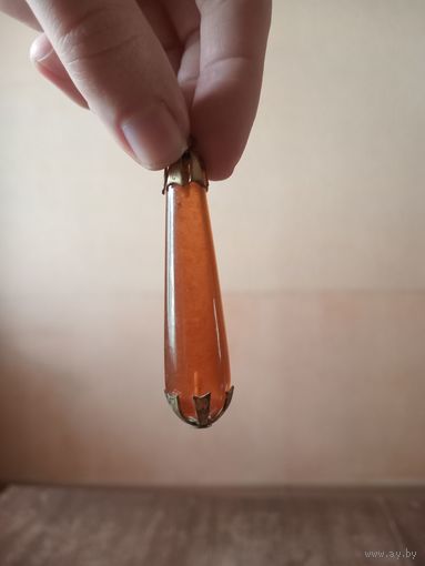 Кулон янтарь (?) два