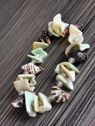 Браслет из ракушек