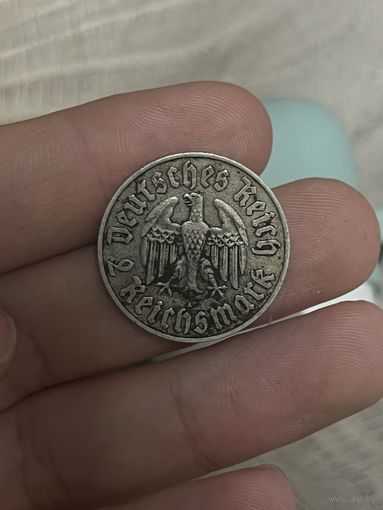 2 марки 1933 Лютер в хорошем сохране