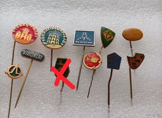Значки иностранные. Цена указывается за один значок. #-V-02