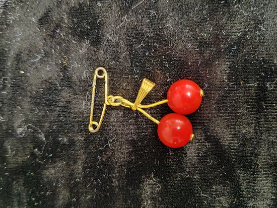 Брошечка детская СССР вишенки