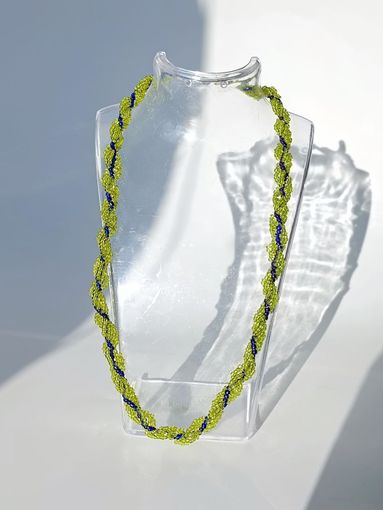 Колье из бисера