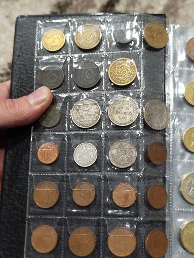 Альбом с монетами,евро,билоны(5шт)и не только,с рубля+ сам альбом