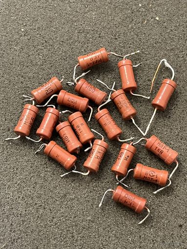 Резистор 1,8 кОм, МЛТ-1 (цена за 1шт)