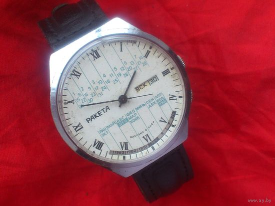 Часы РАКЕТА 2628 КОЛЛЕДЖ МУЛЬТИКАЛЕНДАРЬ из СССР 1980-х в ДОСТОЙНОМ СОСТОЯНИИ