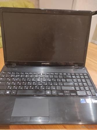 Ноутбук на запчасти Samsung 355E NP355ESX на запчасти. Экран и корпус целый, батарея держит. В комплекте подзарядка. На фото 4 переписка с мастером, носила в ремонт. Он пытался заказать то, что сломал