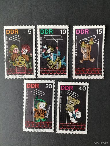 ГДР 1964 Полная серия марок "День ребенка" (гашение, две с клеем и три без клея) Mi.1025-1029 каталог 5.00 евро