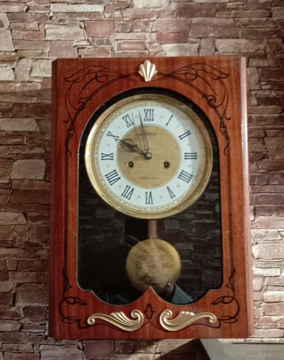 Часы Янтарь настенные