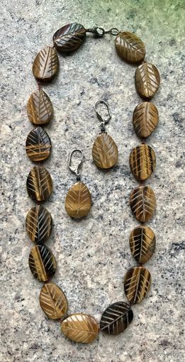 Серьги и бусы комплект