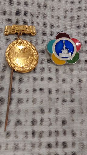 Запчасти от значков))