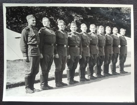 Фото солдатское. "Отделение, ровняйсь". Начало 1960-х.