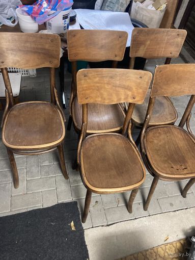 Старинные стулья