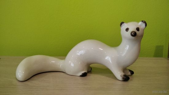 Фарфоровая статуэтка  Куница