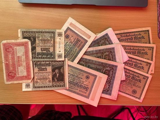 Небольшая кучка банкнот Германии-1412