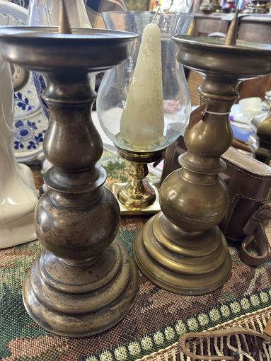 Пара старинных подсвечников . Бронза