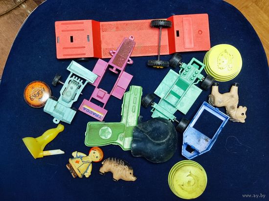 Игрушки.