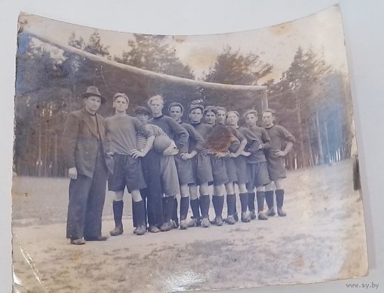 Старое фото футбольная команда