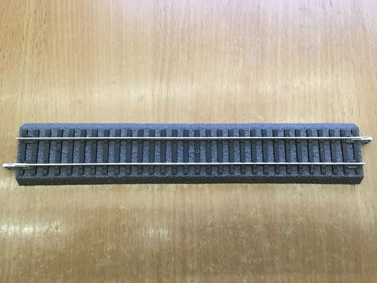 Рельс прямой на подложке G231 PIKO 55401. Масштаб НО 1:87.