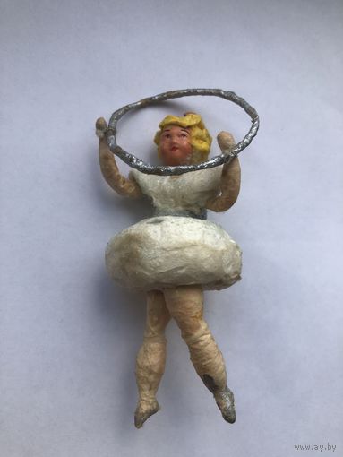 Балерина с обручем. старая, настоящая.Елочная игрушка