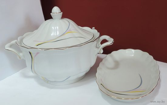 Супница и блюдо фарфоровые 70-е годы Польша.