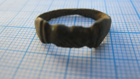 Перстень старинный. Бронза, литье.