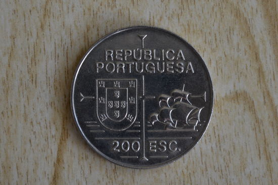 Португалия 200 эскудо 1992 (450 лет открытию Калифорнии)