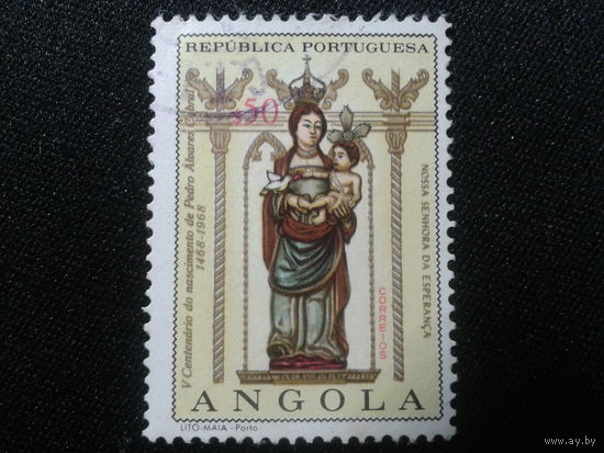 Ангола, колония Португалии, 1968. Статуя Марии с младенцем Христом в церкви Богоматери