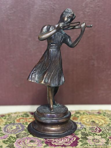 Статуэтка Скрипачка, металл, Европа, много лотов с рубля