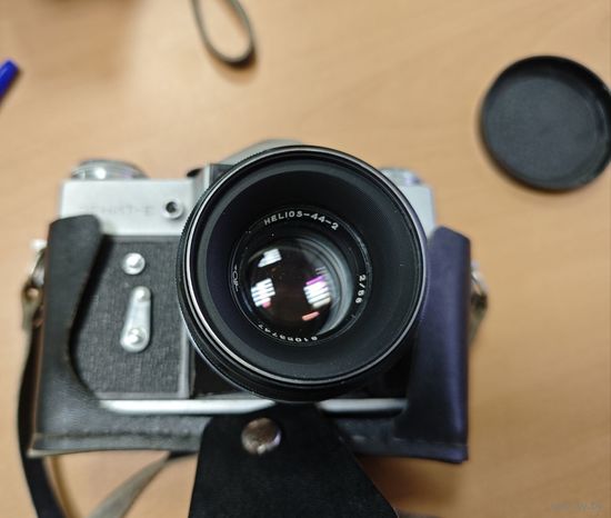 Фотоаппарат Зенит. Объектив Гелиос 44-2.