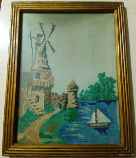 Старинная картина, вышитая крестиком.