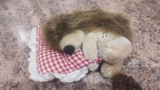 Мягкая игрушка Ежик, музыкальная. Похрапывает).Спит. Размер 19 на 16 см. Хорошее состояние.