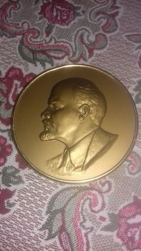 Барельеф Ленин С рубля!