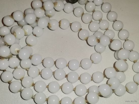 Стеклянные, винтажные бусы с интересной застёжкой, длина 90 см., клеймо METALL.