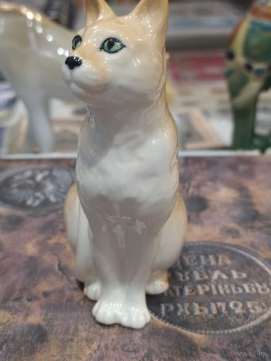 Статуэтка Кошка, или кот, или пума.