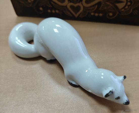 Соболь, горностай. Статуэтка советский фарфор. СССР.