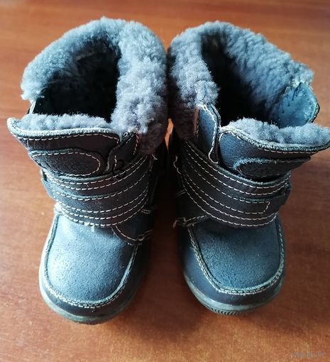 Теплые зимние сапожки для малыша до года