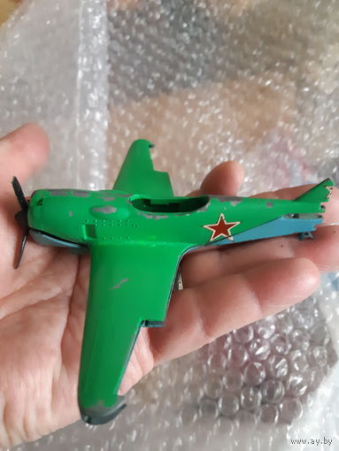 Модель самолета 1:72 ЛА-5. Сделано в СССР.
