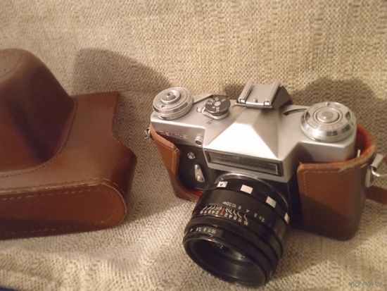 Фотоаппарат Зенит Е c объективом Helios-44