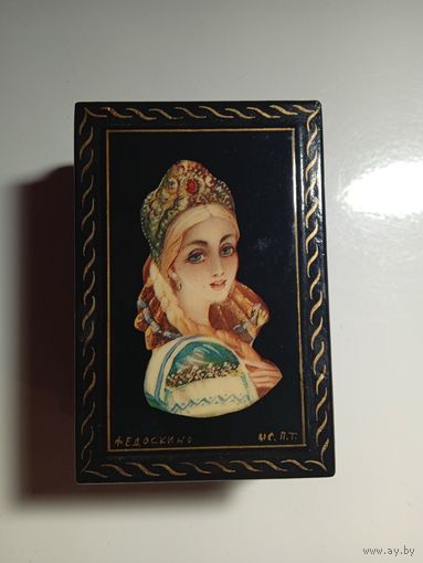 Шкатулка.