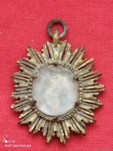 Старинный медальон,позолота