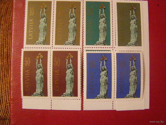 Памятник свободы. 5 м**. Латвия. 1991 г 256 - 261 без номинала 15