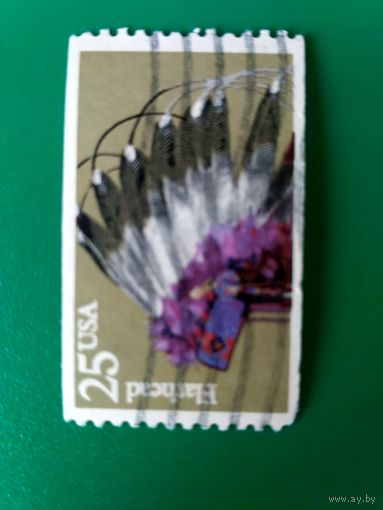 Марка США. Индейский головной убор. Племена плоскоголовых. 1990 год