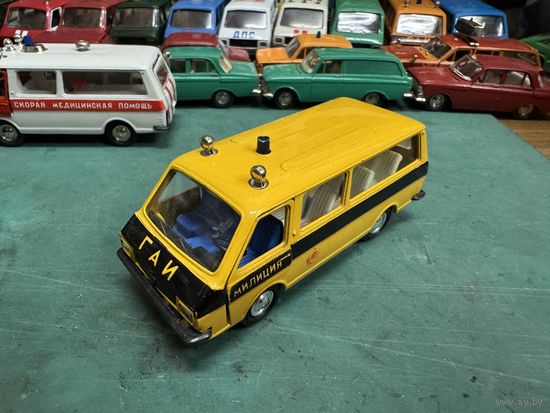 РАФ-2203 ГАИ милиция, классический желтый цвет, на дверях "1" и "2", Тантал, Агат, Саратов с рубля.