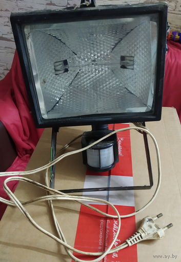 Прожектор галогенный 500 Вт (RFG 005) черный. Рабочий.